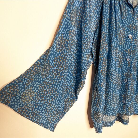 Tucker Flare Sleeve Classic Blouse Celestial Spots in Silk Crepe de Chine - Picture 4 of 8